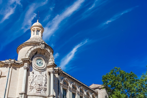 Bâtiment du lycée Alphonse Daudet à Nîmes, France