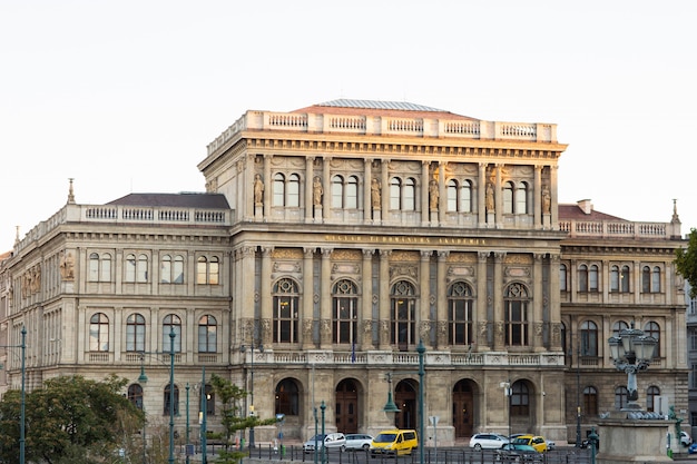 Bâtiment du Parlement hongrois dans la ville de Budapest.