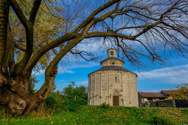 Le bâtiment ecclésial Rotonda di San Tome