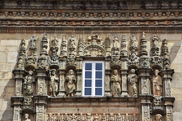 Le bâtiment d'époque sur la place Obradoiro Santiago de compostela