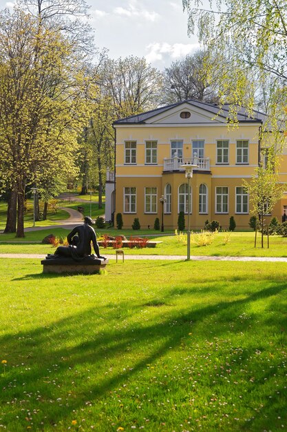 Bâtiment historique dans le parc de Druskininkai, Lituanie.