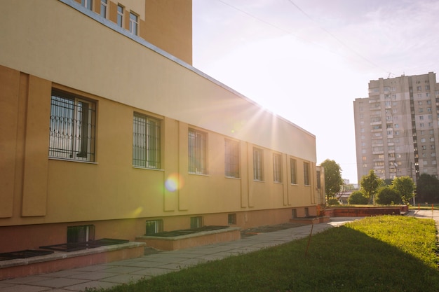 Bâtiment de l'hôpital. Bâtiment administratif à Lviv, Ukraine