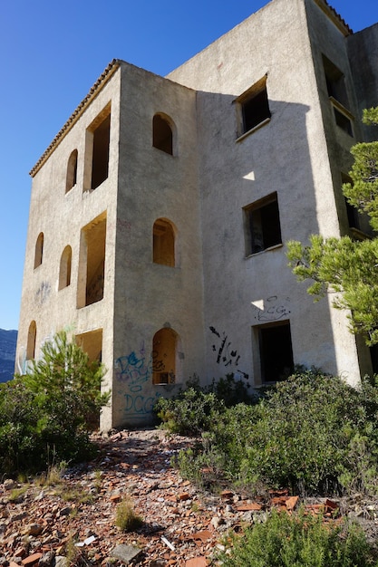 Photo un bâtiment avec le mot 