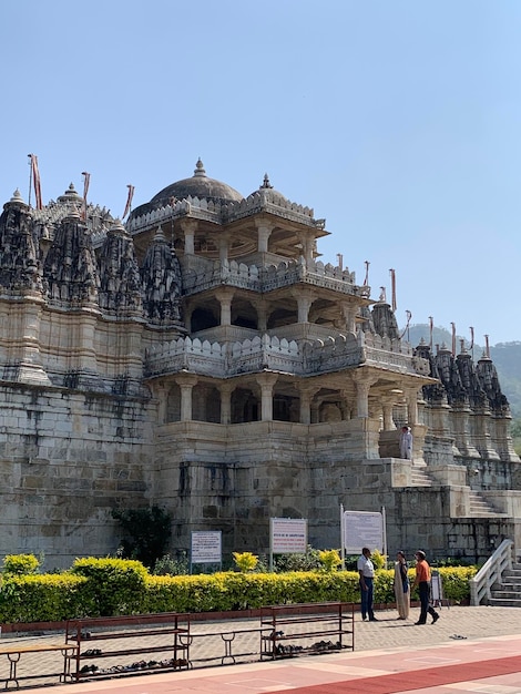 Un bâtiment avec une pancarte qui dit "mahabaleshwar" dessus