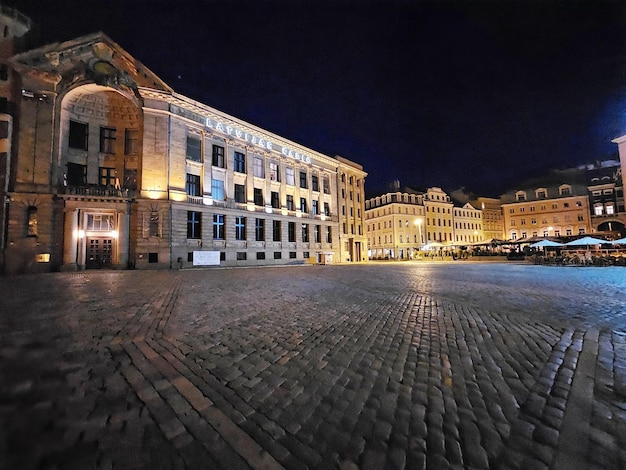 Bâtiment de la radio sur la place de la cathédrale de Riga en Lettonie