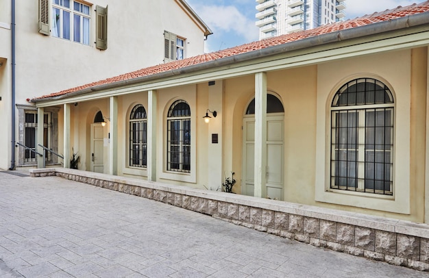 Bâtiment de réunion rénové au centre de Tel Aviv dans le quartier de Neve Tzedek