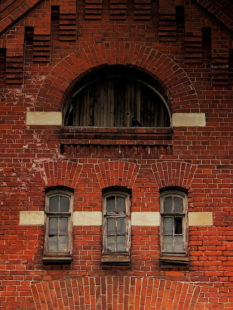 Photo bâtiment russe pré-révolutionnaire construit en 1750-1900 dans la ville provinciale de perm