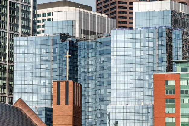 Photo bâtiment en verre moderne en ville