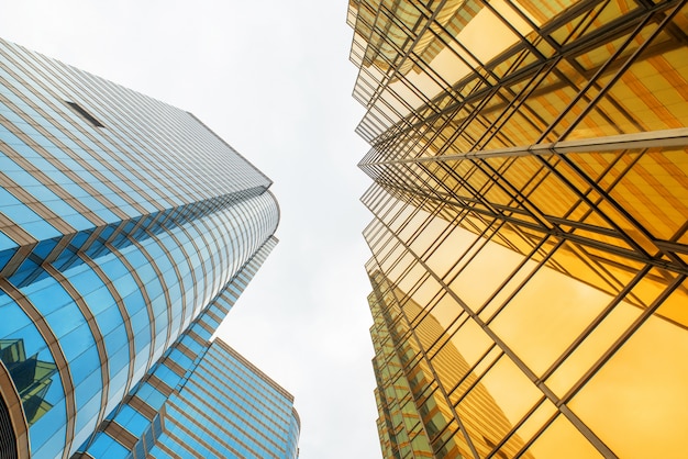 Bâtiments de bureaux modernes au centre-ville