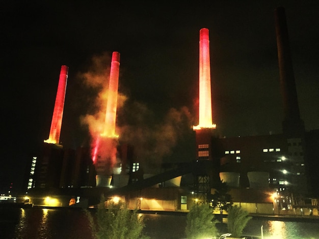 Photo bâtiments éclairés la nuit