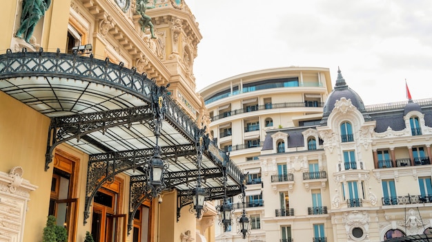 Bâtiments modernes et traditionnels à Monte Carlo, Monaco