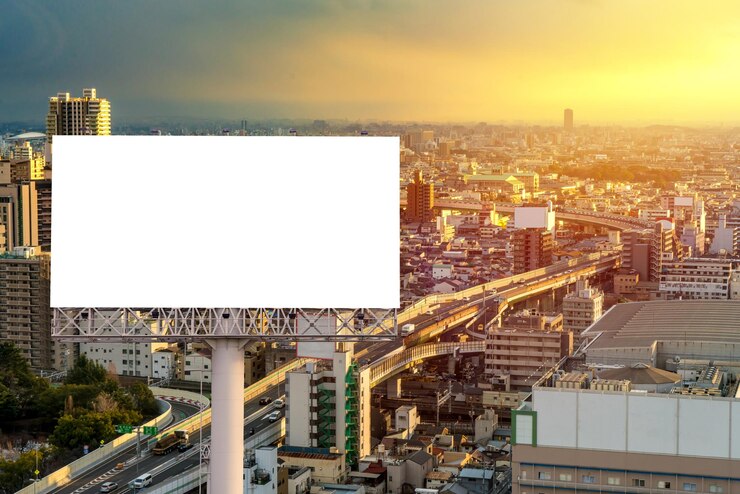 Photo bâtiments de la ville contre le ciel au coucher du soleil