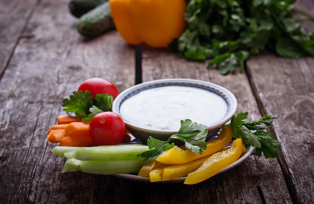 Bâtonnet de légumes frais et trempette au yogourt