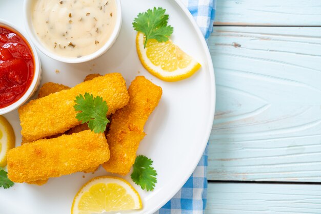 bâtonnets de poisson frit