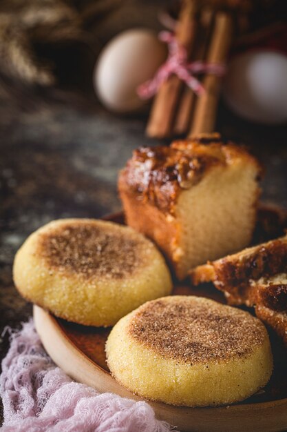 Bâtons de cannelle et amandes maison