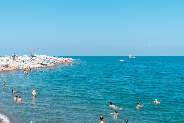 Batoumi Géorgie 30 août 2022 Les gens se détendent sur la plage de Batoumi