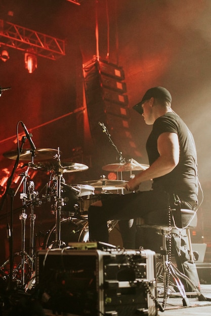 Batteur dans un concert de rock