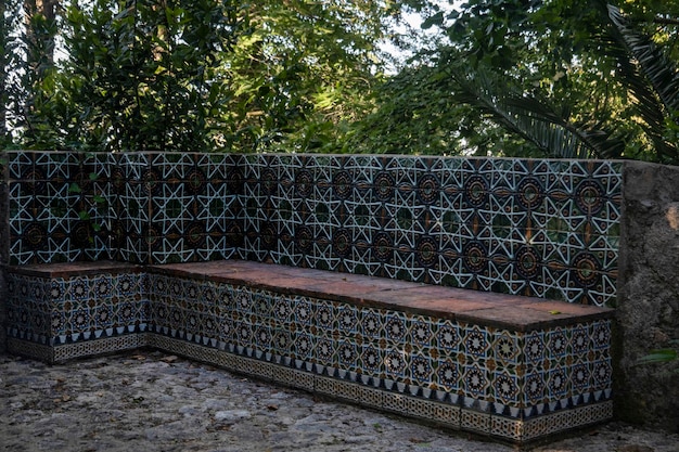 Beau banc azulejo romantique