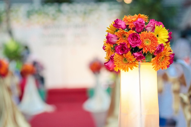 Beau bouquet de fleurs décorer en cérémonie de mariage