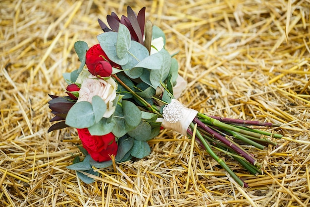 Beau bouquet de mariage pour la mariée