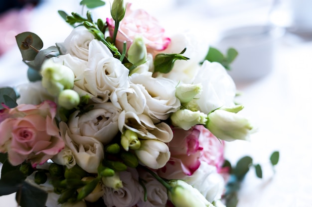 Beau bouquet de mariée