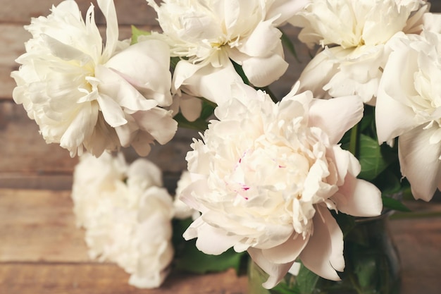 Beau bouquet de pivoines agrandi