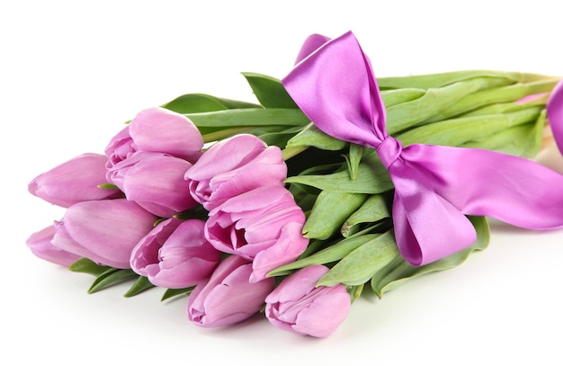 Beau bouquet de tulipes violettes, isolé sur blanc