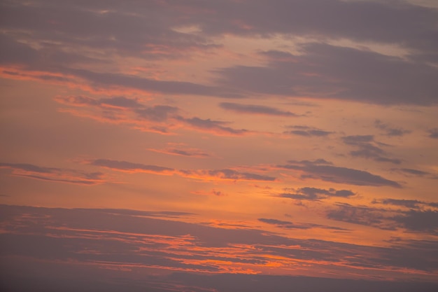 Un beau ciel et coucher de soleil