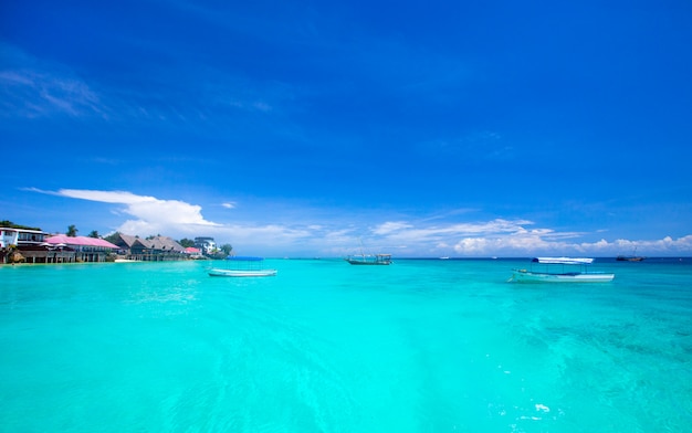 Photo beau ciel et mer bleue