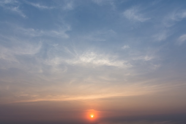 Beau ciel Quand le soleil brille