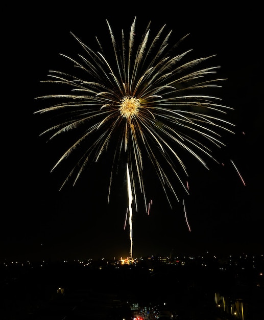 Beau Cliché De Feu D'artifice