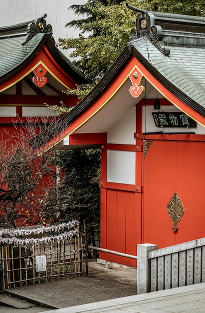 Photo beau complexe de temples en bois japonais traditionnels