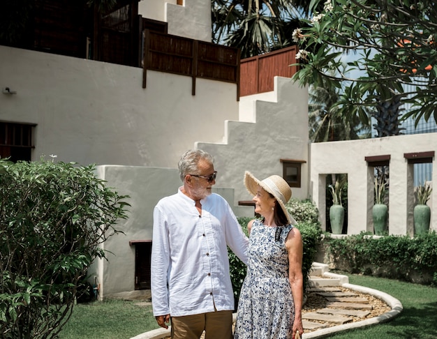 Beau couple d&#39;âge mûr dans un resort