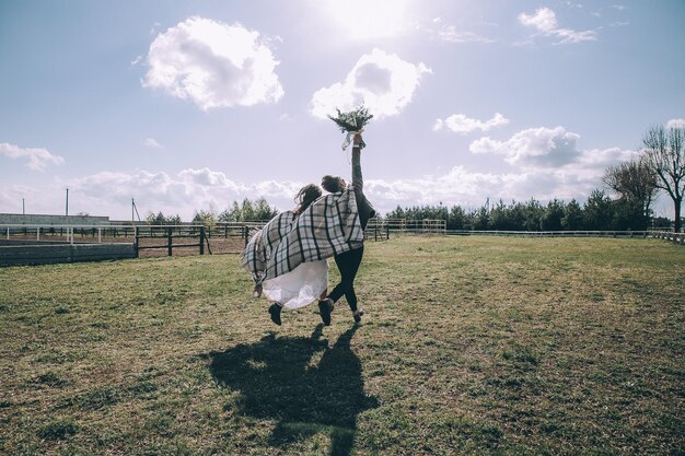 Beau couple de mariage