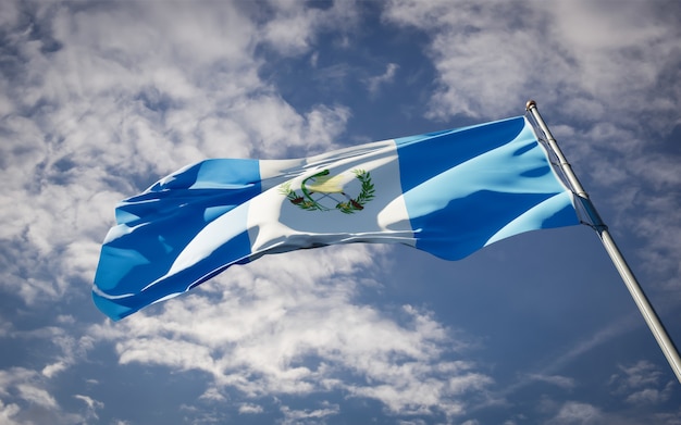 Beau drapeau national du Guatemala flottant
