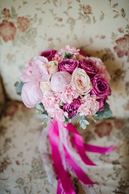 Beau et élégant bouquet de mariée