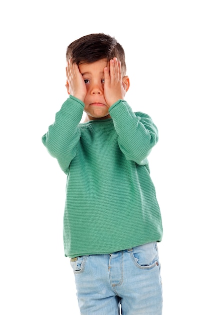 Beau gitan enfant avec t-shirt vert