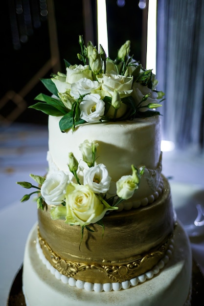 Beau gros gâteau un jour de fête