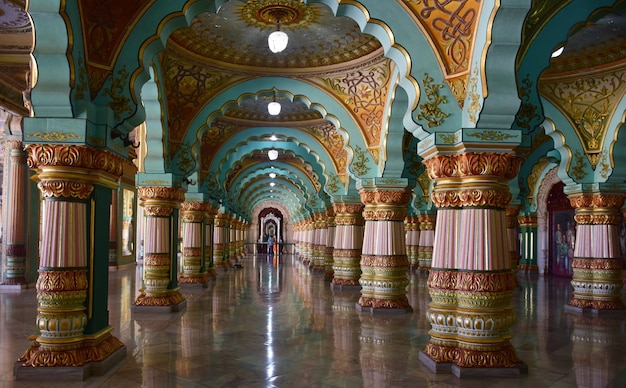 Le beau intérieur du palais