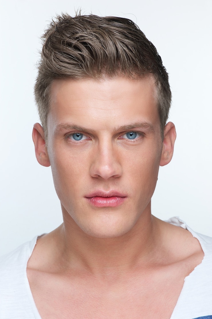 Photo beau jeune homme