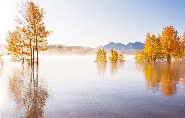 Le beau lac en automne