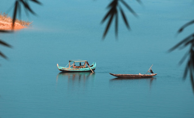 Beau lac Kaptai à Rangamati Bangladesh