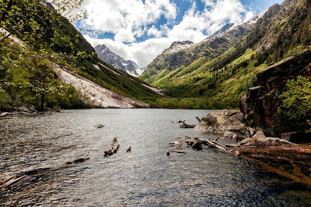 Beau lac de montagne, lacs baduk