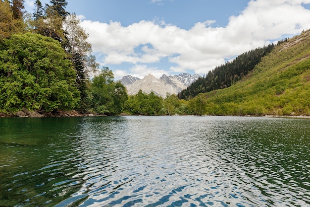 Beau lac de montagne, lacs baduk