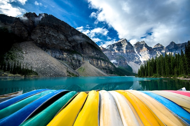 Beau Lac Moraine Dans Le Parc National Banff, Alberta, Canada