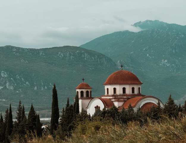 Beau monastère à Kalambaka Météores Grèce