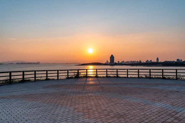 Beau paysage architectural de littoral à Qingdao, Chine