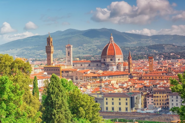 Beau paysage au-dessus du panorama sur la vue historique de Florence depuis les jardins de Boboli Giardino di Boboli point Italie