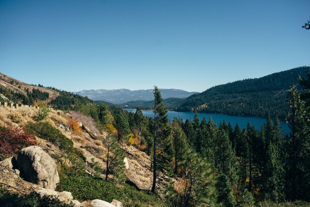 Beau paysage d'automne au lac Tahoe