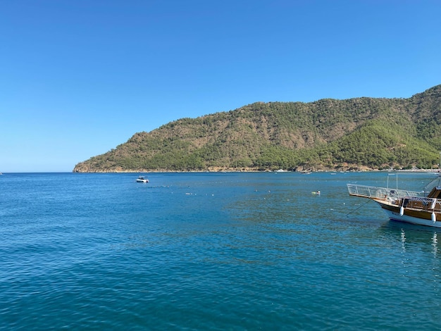 Beau paysage avec baie de mer